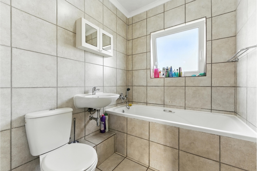 2 Bedroom Property for Sale in Klein Drakenstein Western Cape